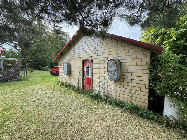 12561 N County Road 300 E, Brazil, IN 47834