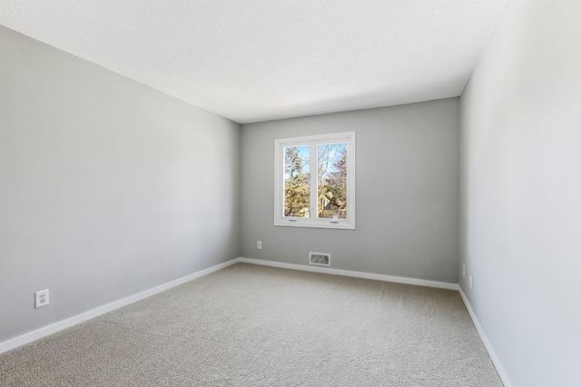 4691 Horten Point, Eagan, MN 55122