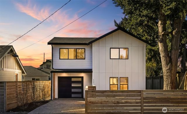 526 N 100th Street, Seattle, WA 98133