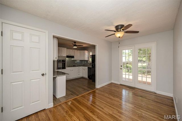 12030 Bennington Place, Maryland Heights, MO 63043