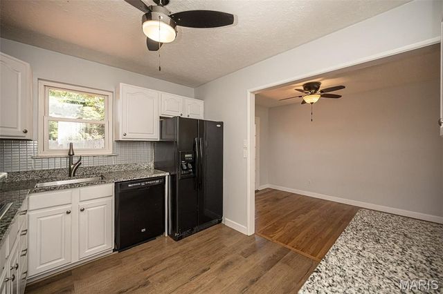 12030 Bennington Place, Maryland Heights, MO 63043