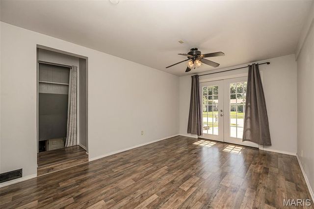 12030 Bennington Place, Maryland Heights, MO 63043