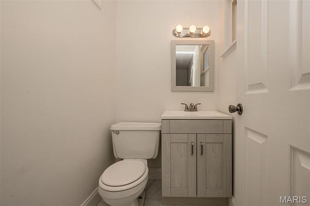 12030 Bennington Place, Maryland Heights, MO 63043