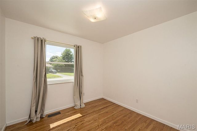 12030 Bennington Place, Maryland Heights, MO 63043