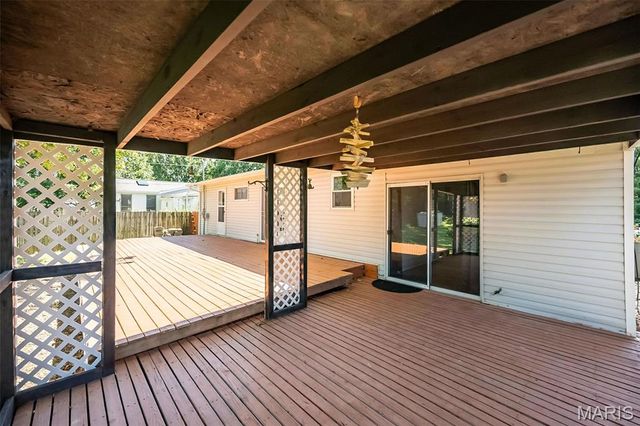 12030 Bennington Place, Maryland Heights, MO 63043