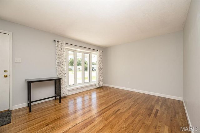 12030 Bennington Place, Maryland Heights, MO 63043