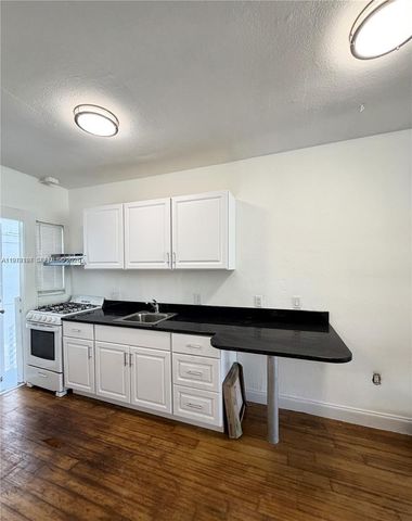 300 74th St 5, Miami Beach, FL 33141