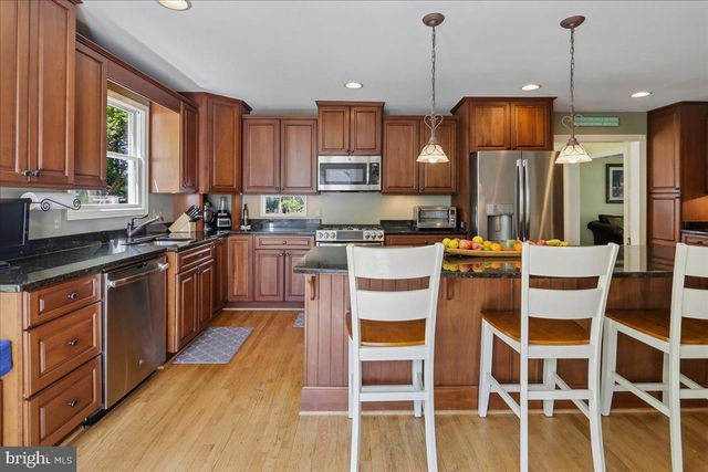9 KINGS VALLEY CT, Damascus, MD 20872