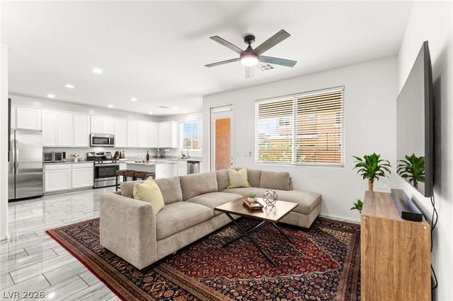 6435 Point Isabel Way, Las Vegas, NV 89122