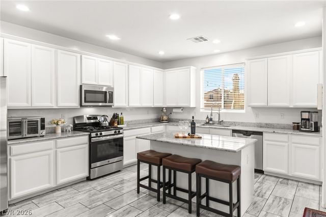 6435 Point Isabel Way, Las Vegas, NV 89122