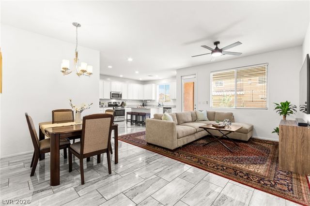 6435 Point Isabel Way, Las Vegas, NV 89122