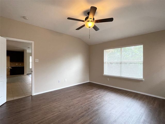 5921 Snow Creek Drive, The Colony, TX 75056