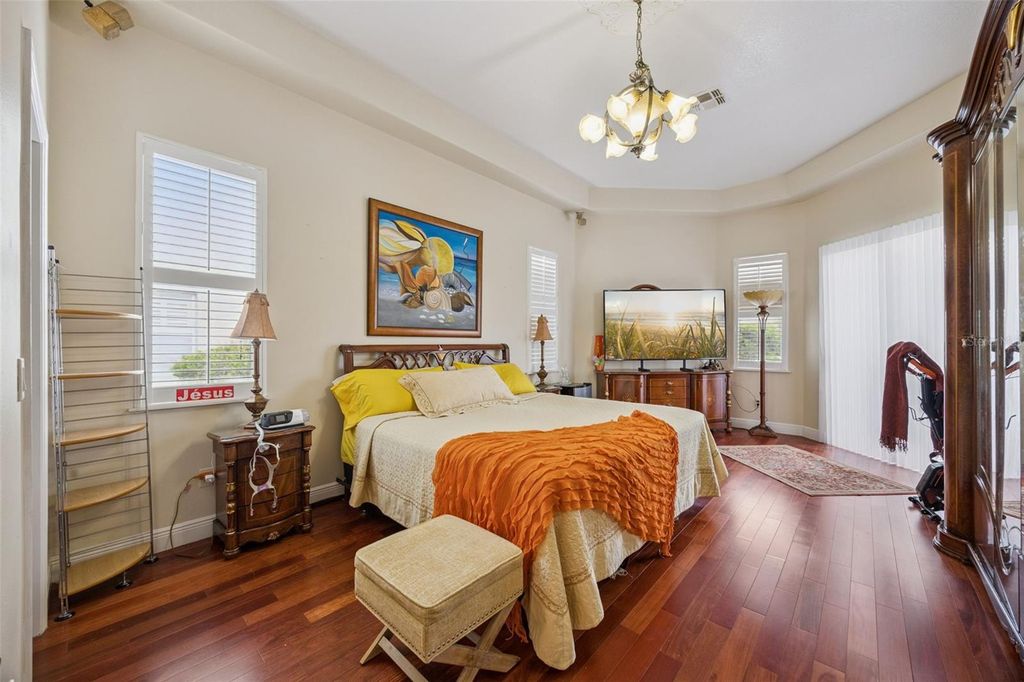 Image 18 of property listing at 8991 HERITAGE BAY CIRCLE, Orlando, FL 32836