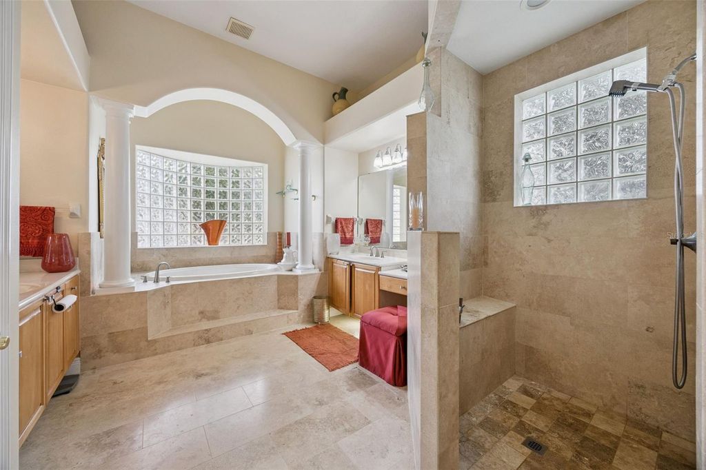 Image 21 of property listing at 8991 HERITAGE BAY CIRCLE, Orlando, FL 32836