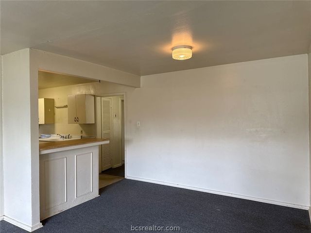 608 Mary Lake Drive, Bryan, TX 77801