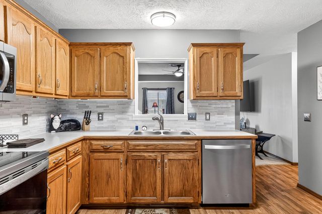 3150 S Sagamont Avenue 102, Springfield, MO 65807