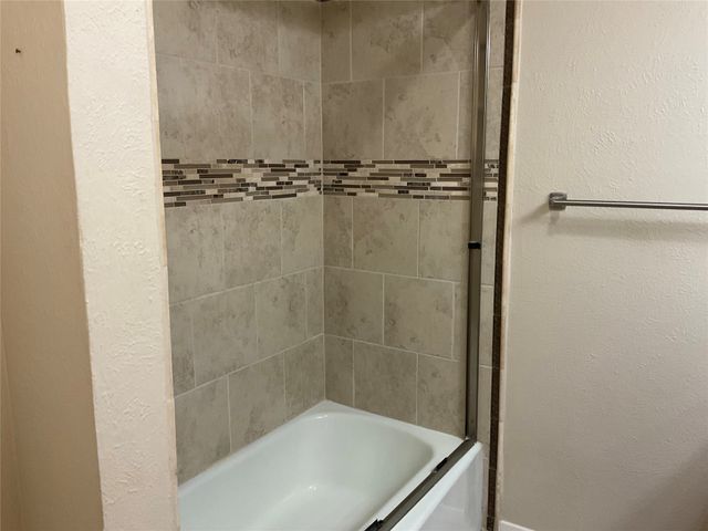 9000 Sirocka Drive, Benbrook, TX 76116