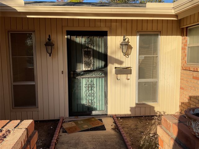 9000 Sirocka Drive, Benbrook, TX 76116