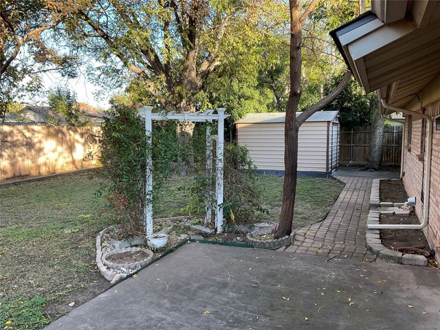 9000 Sirocka Drive, Benbrook, TX 76116