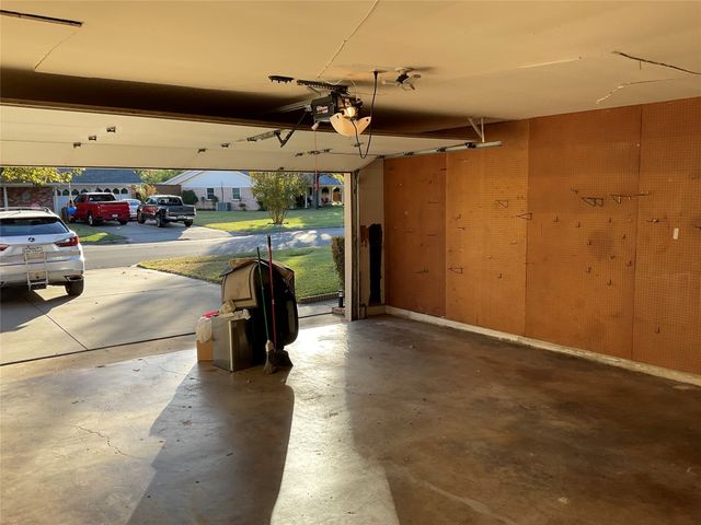 9000 Sirocka Drive, Benbrook, TX 76116