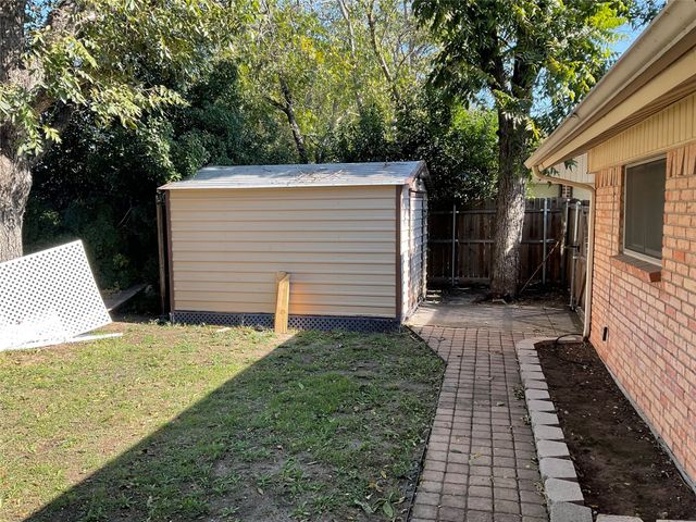 9000 Sirocka Drive, Benbrook, TX 76116