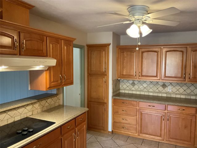 9000 Sirocka Drive, Benbrook, TX 76116