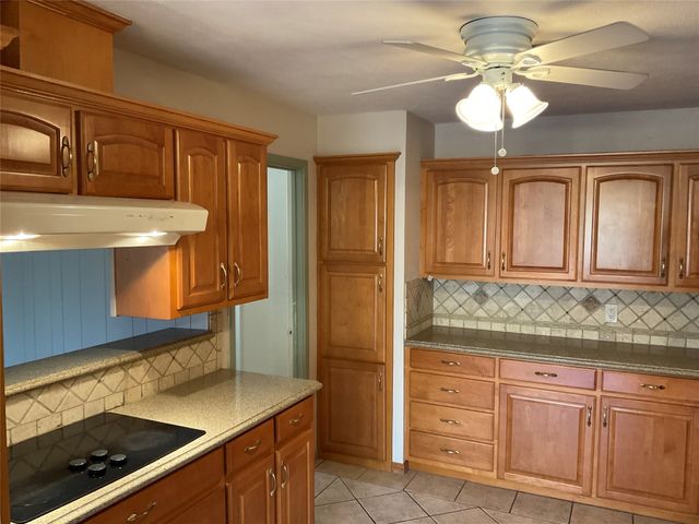 9000 Sirocka Drive, Benbrook, TX 76116