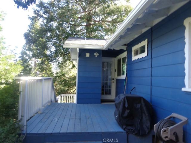 210 Wylerhorn Drive, Crestline, CA 92325