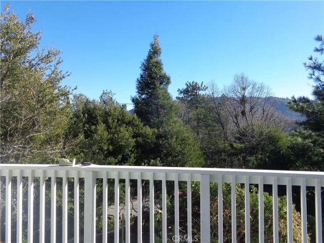 210 Wylerhorn Drive, Crestline, CA 92325