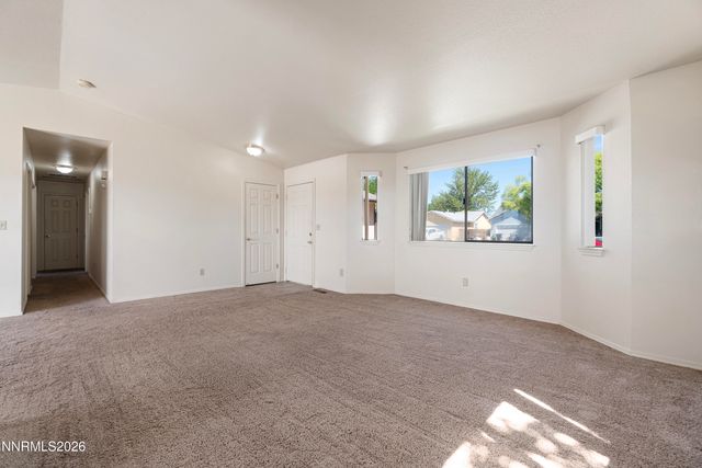 401 Kathy Avenue, Yerington, NV 89447