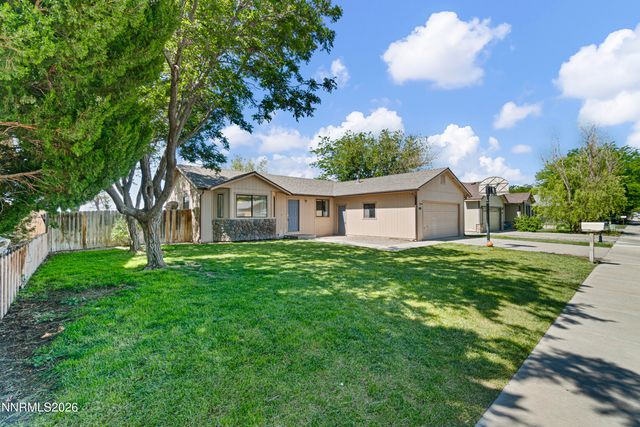 401 Kathy Avenue, Yerington, NV 89447
