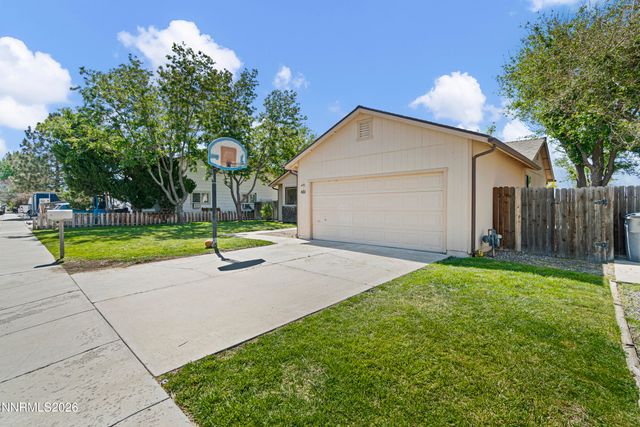 401 Kathy Avenue, Yerington, NV 89447