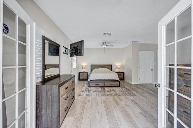 5337 2ND AVENUE N, St Petersburg, FL 33710