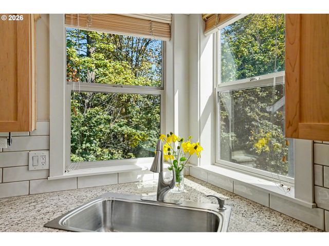 2369 DALKE RIDGE Dr Nw, Salem, OR 97304