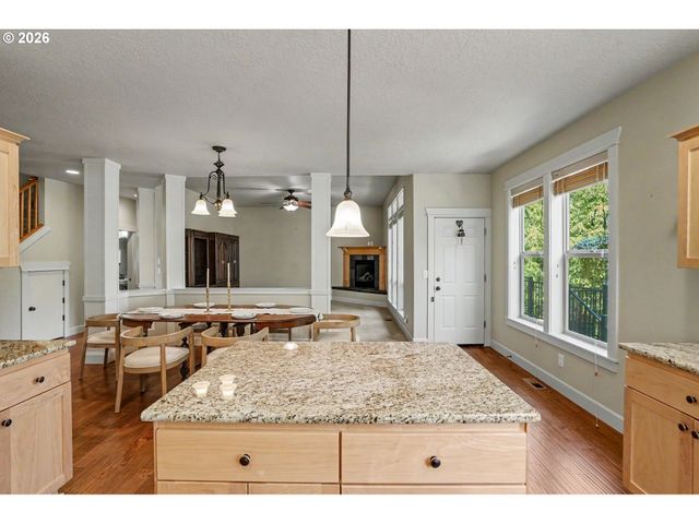 2369 DALKE RIDGE Dr Nw, Salem, OR 97304