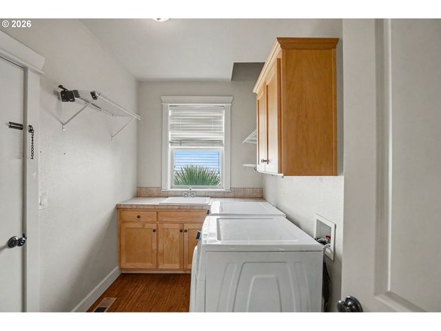 2369 DALKE RIDGE Dr Nw, Salem, OR 97304