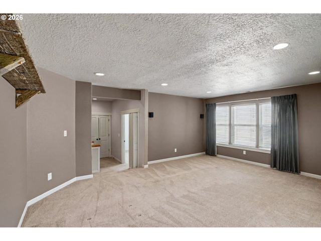 2369 DALKE RIDGE Dr Nw, Salem, OR 97304