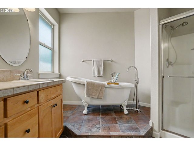 2369 DALKE RIDGE Dr Nw, Salem, OR 97304
