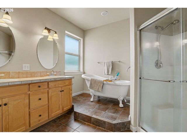 2369 DALKE RIDGE Dr Nw, Salem, OR 97304