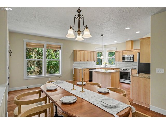 2369 DALKE RIDGE Dr Nw, Salem, OR 97304
