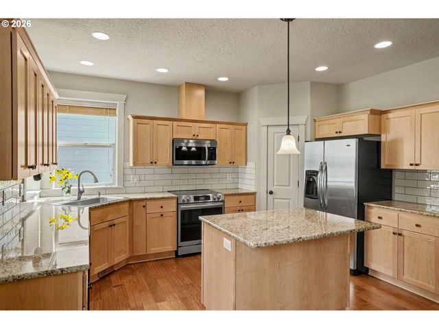 2369 DALKE RIDGE Dr Nw, Salem, OR 97304