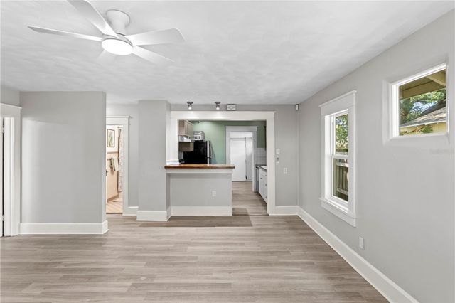 225 35TH STREET S, St Petersburg, FL 33711
