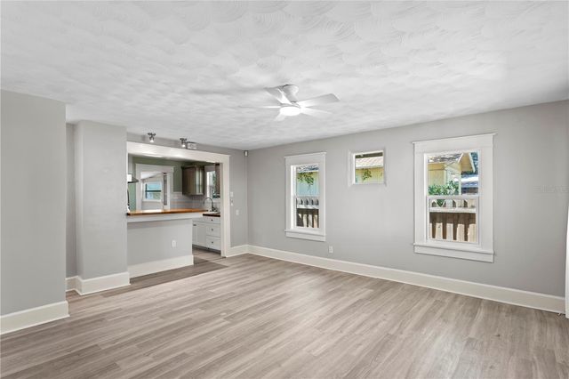 225 35TH STREET S, St Petersburg, FL 33711