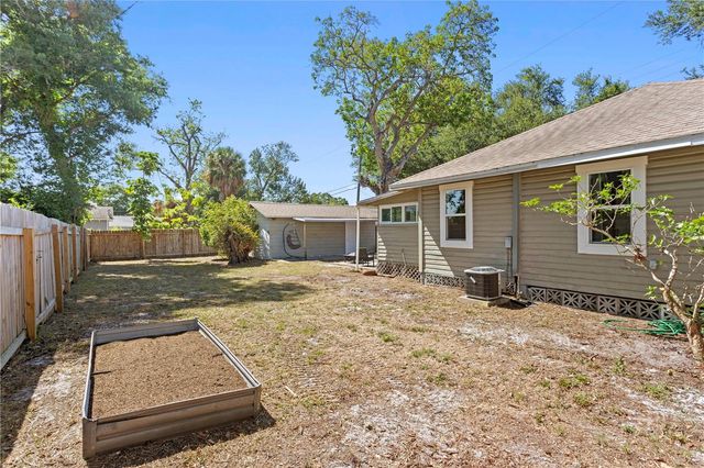 225 35TH STREET S, St Petersburg, FL 33711