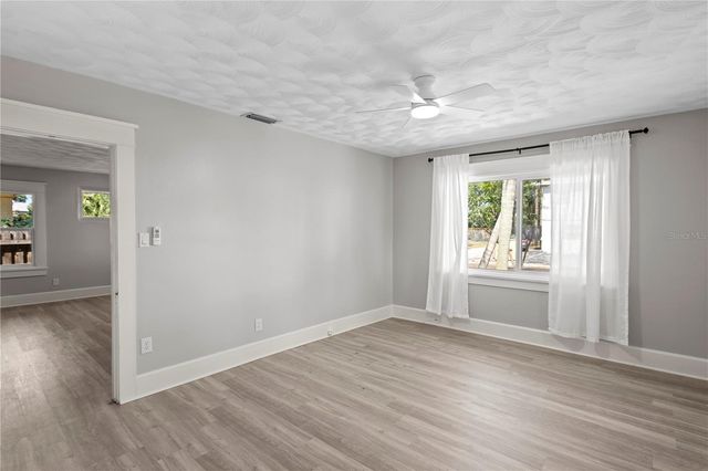225 35TH STREET S, St Petersburg, FL 33711