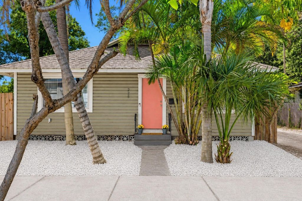 225 35TH STREET S, St Petersburg, FL 33711