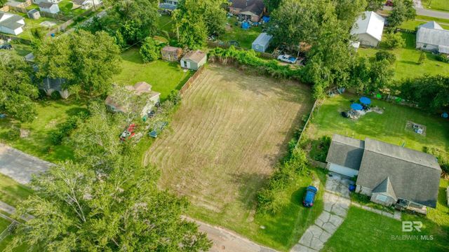 513 W Begonia Avenue, Foley, AL 36535