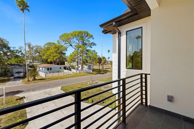 4019 HARRISBURG STREET NE, St Petersburg, FL 33703
