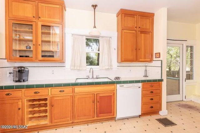 1017 N 1st Avenue, Tucson, AZ 85719