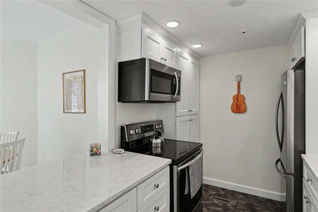 12 Sea Breeze Lane, Bristol, RI 02809